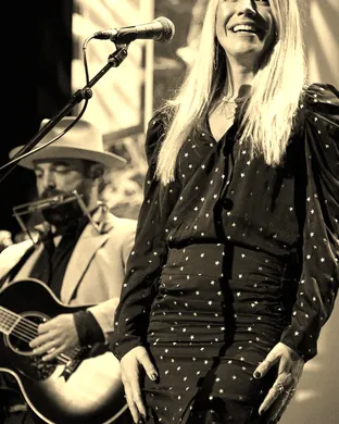 Ellie Holcomb