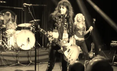 Lez Zeppelin
